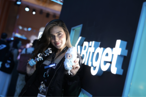 Bitget Token2049 Ngày 2: Khám Phá Gian Hàng Đặc Biệt & MotoGP Simulator